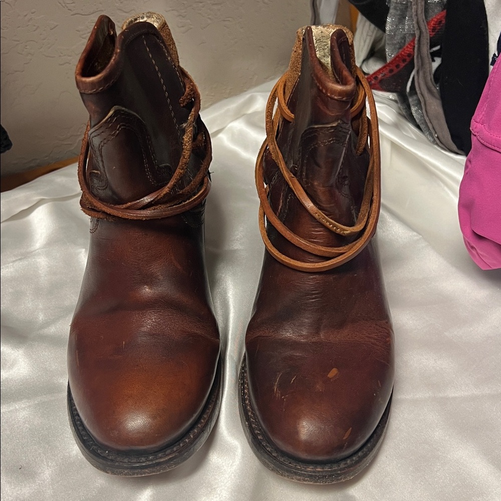 Freebird Casey, gently used, good condition. Size 8, fits like a 7.5. - Picture 7 of 7